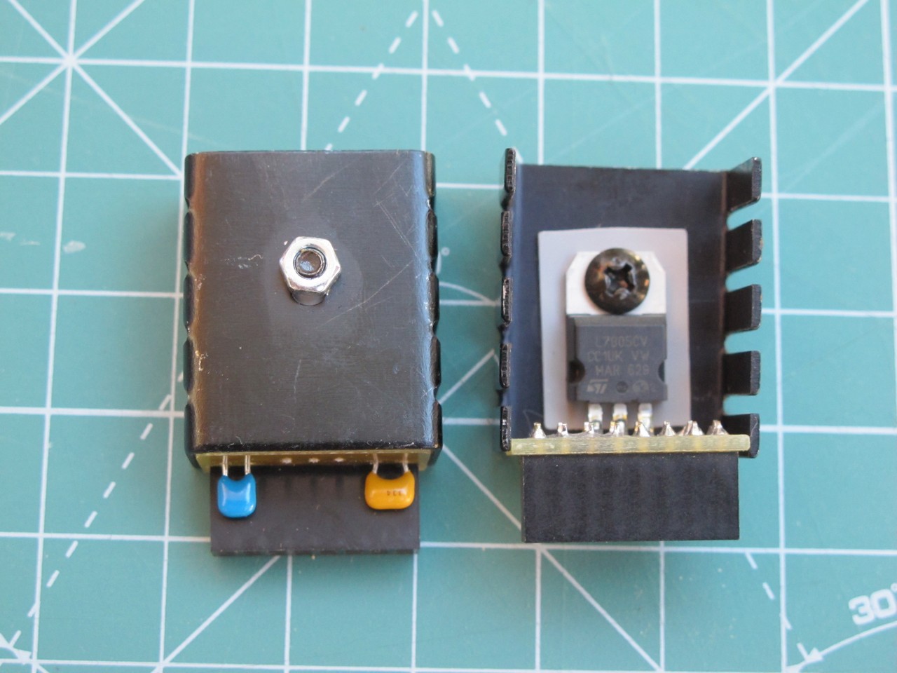 5 V adapter, front view