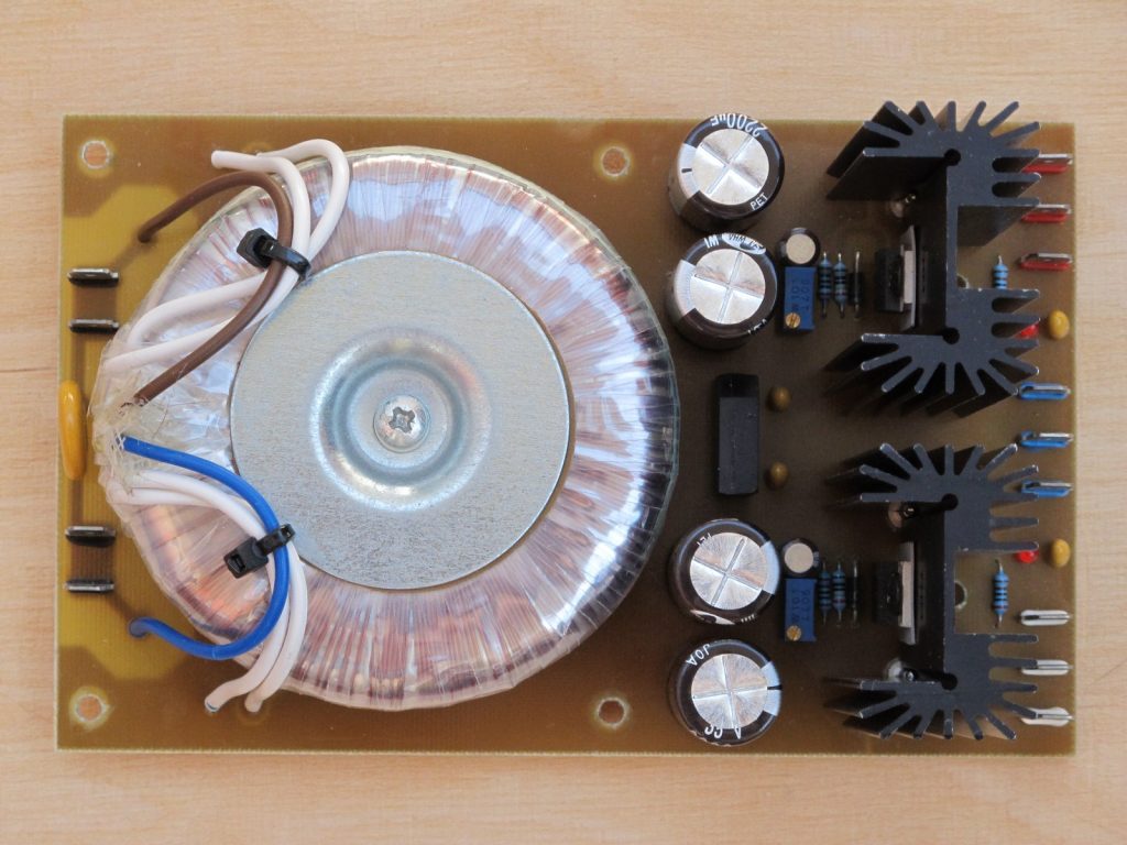 Modular synth power supply SyntherJack