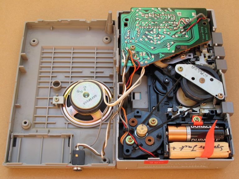 Cassette recorder with CV speed controller SyntherJack