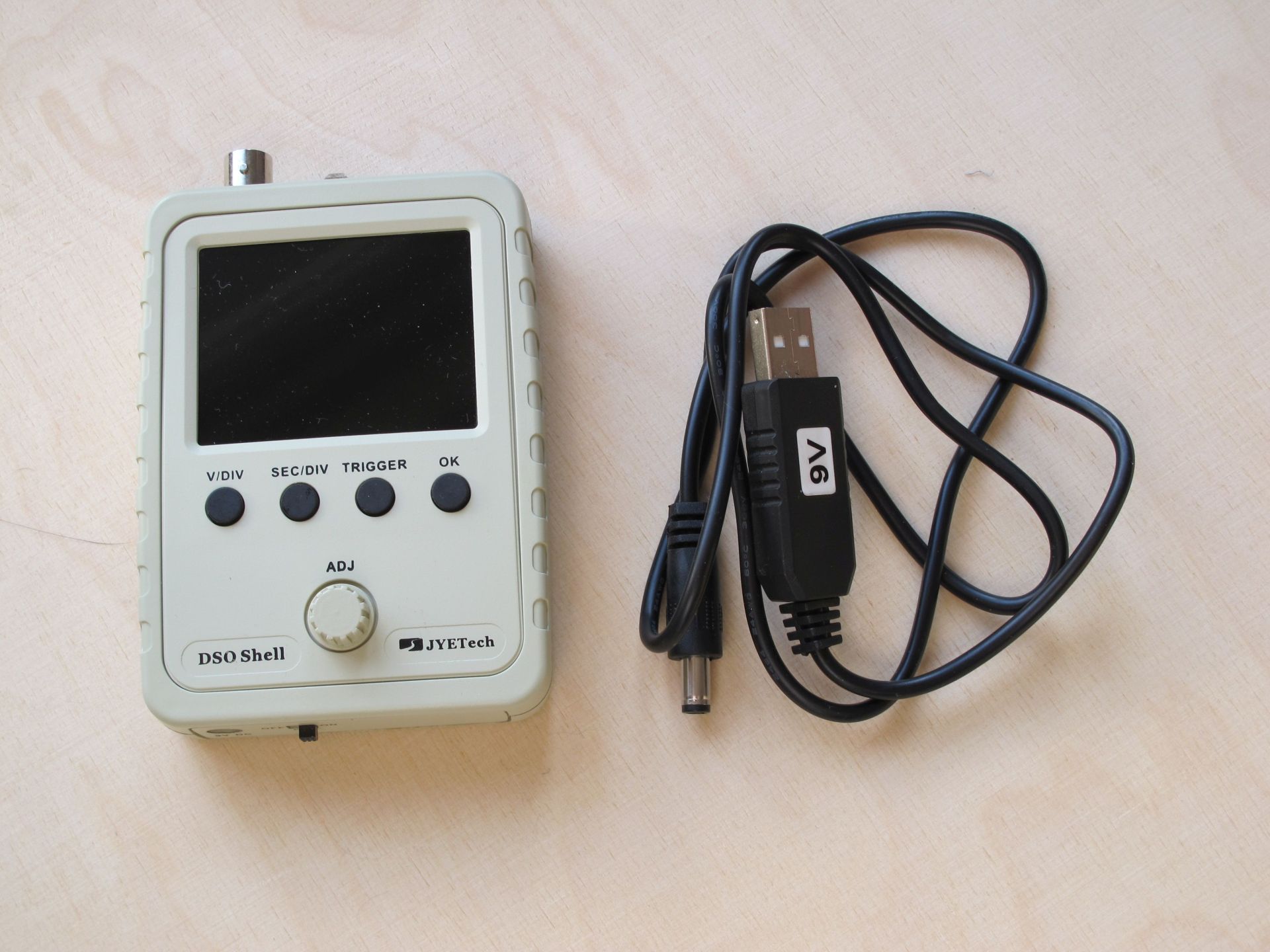 Photo of mini oscilloscope